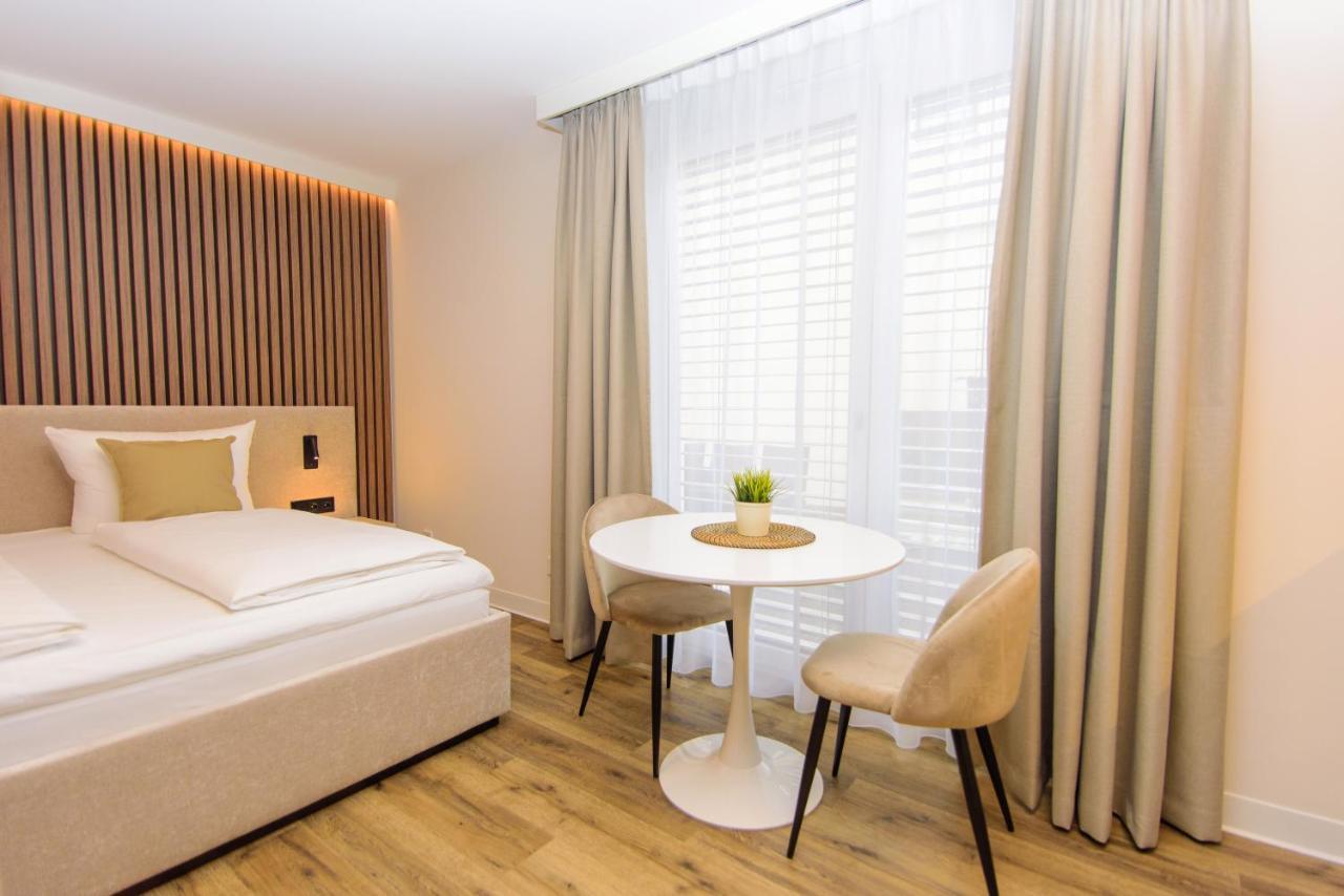Hotel Twentyfour Living Бад-Урах Экстерьер фото
